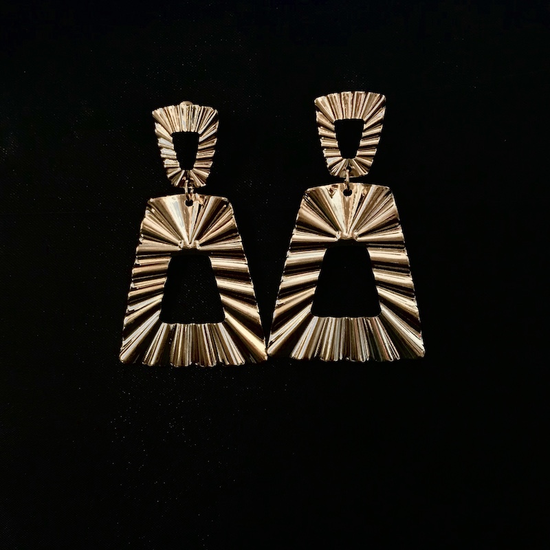 Golden Modern Earring Shalaya Store_SSHM005